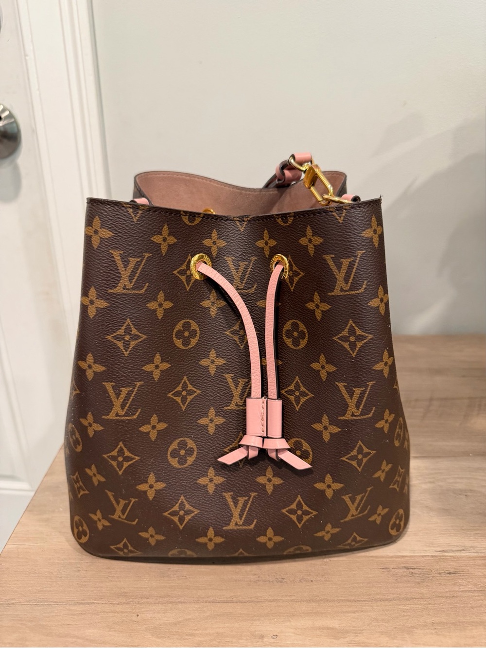 Louis Vuitton Brown Monogram Neo Noe  Bucket Bag with Pink Trim